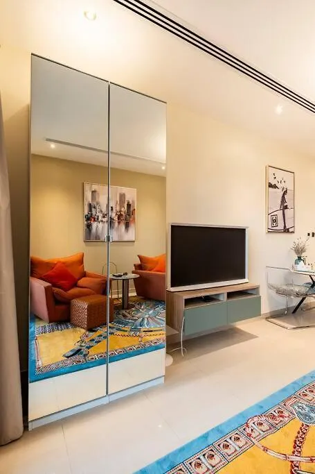 Spacious 1 Bed Huge Balcony Downtown Burj Khalifa Dubai Apartment