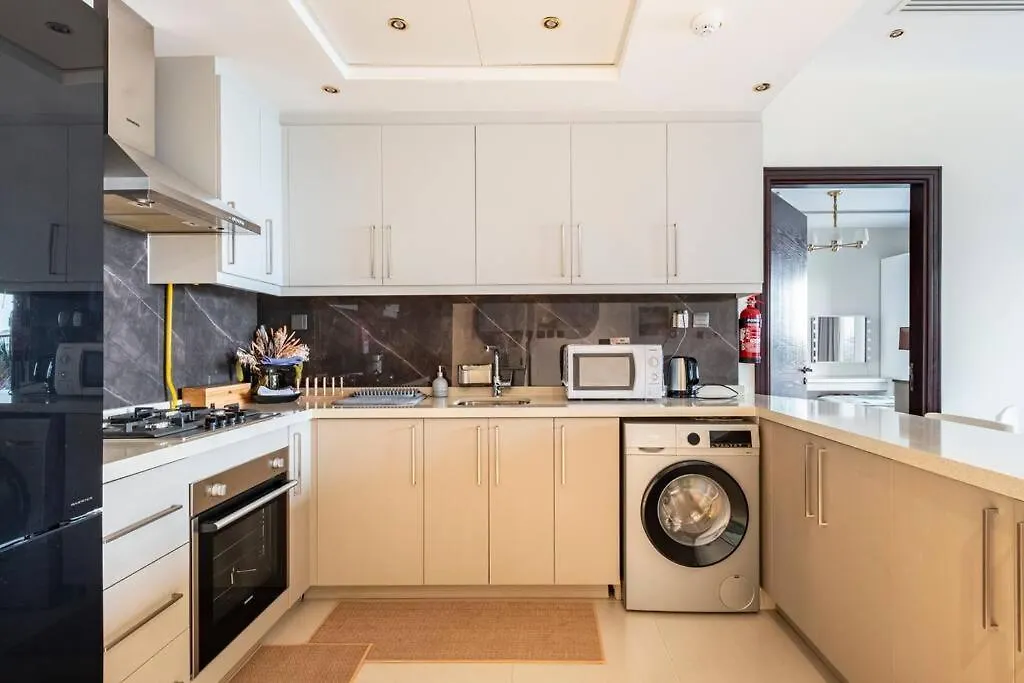 Spacious 1 Bed Huge Balcony Downtown Burj Khalifa Dubai